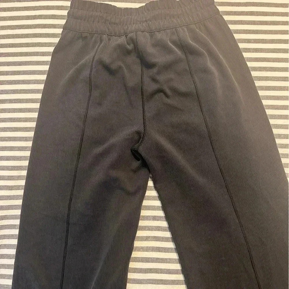 Softstreme High-Rise Straight-Leg Cropped Pant sz 4 - Picture 2 of 4